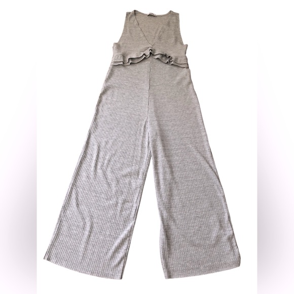 ZARA Trafaluc Grey Ribbed Ruffle Jumpsuit - Picture 2 of 9